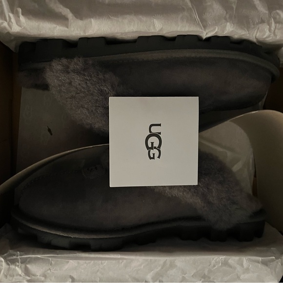 UGG COQUETTE SLIPPERS, Woman’s Size: 7, Grey BRAND NEW IN THE BOX - Picture 3 of 8